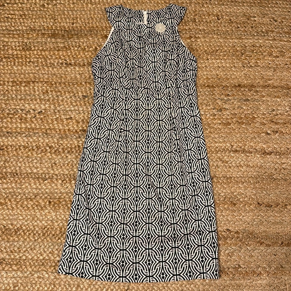 Melly M Black & White Round Neck Button Detail Zip Back Dress Sleeveless Size 4